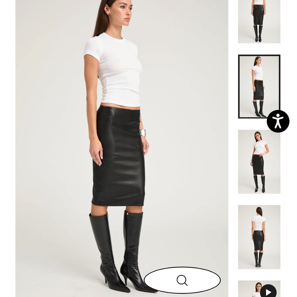 Chic leather pencil skirt